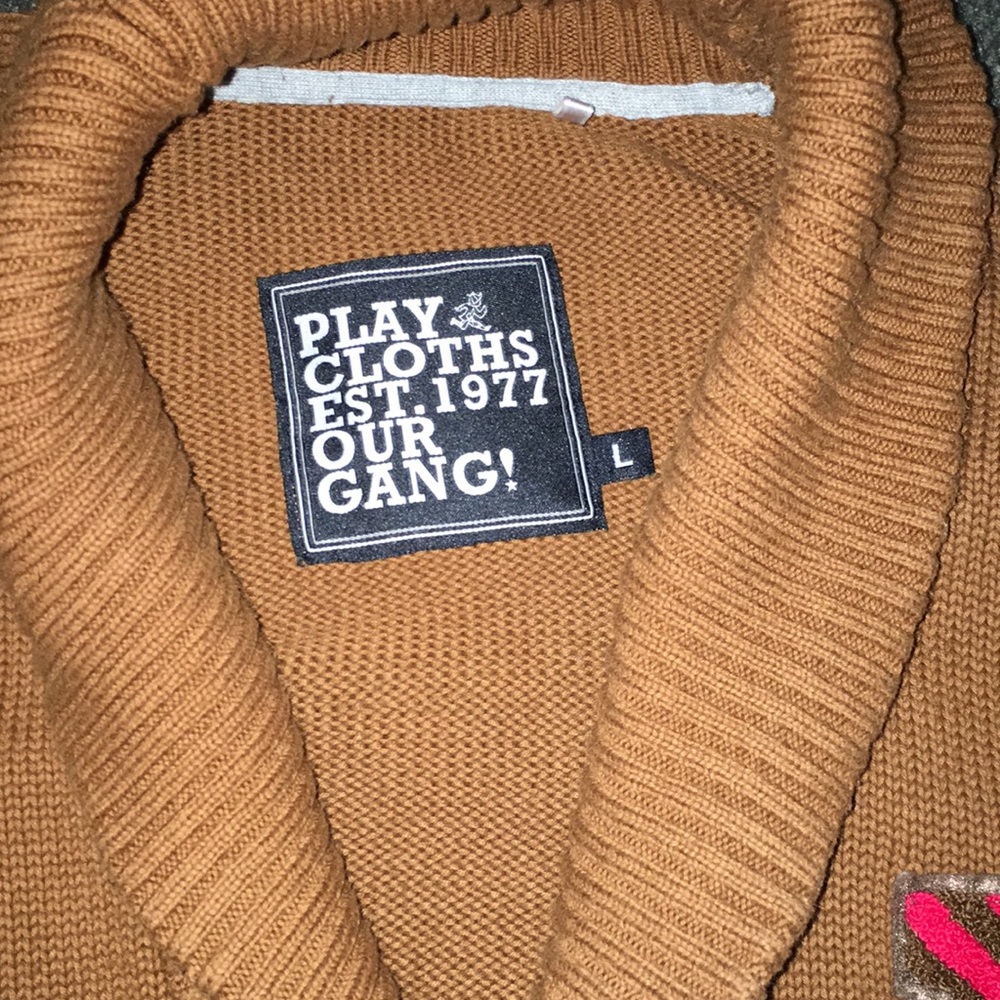 Play cloths sweater